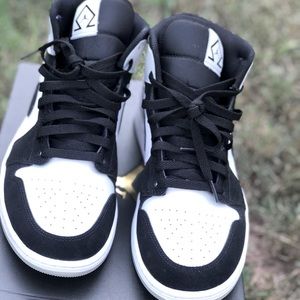 Look Jordan’s 1… only wear them once… size 10 mens…$140